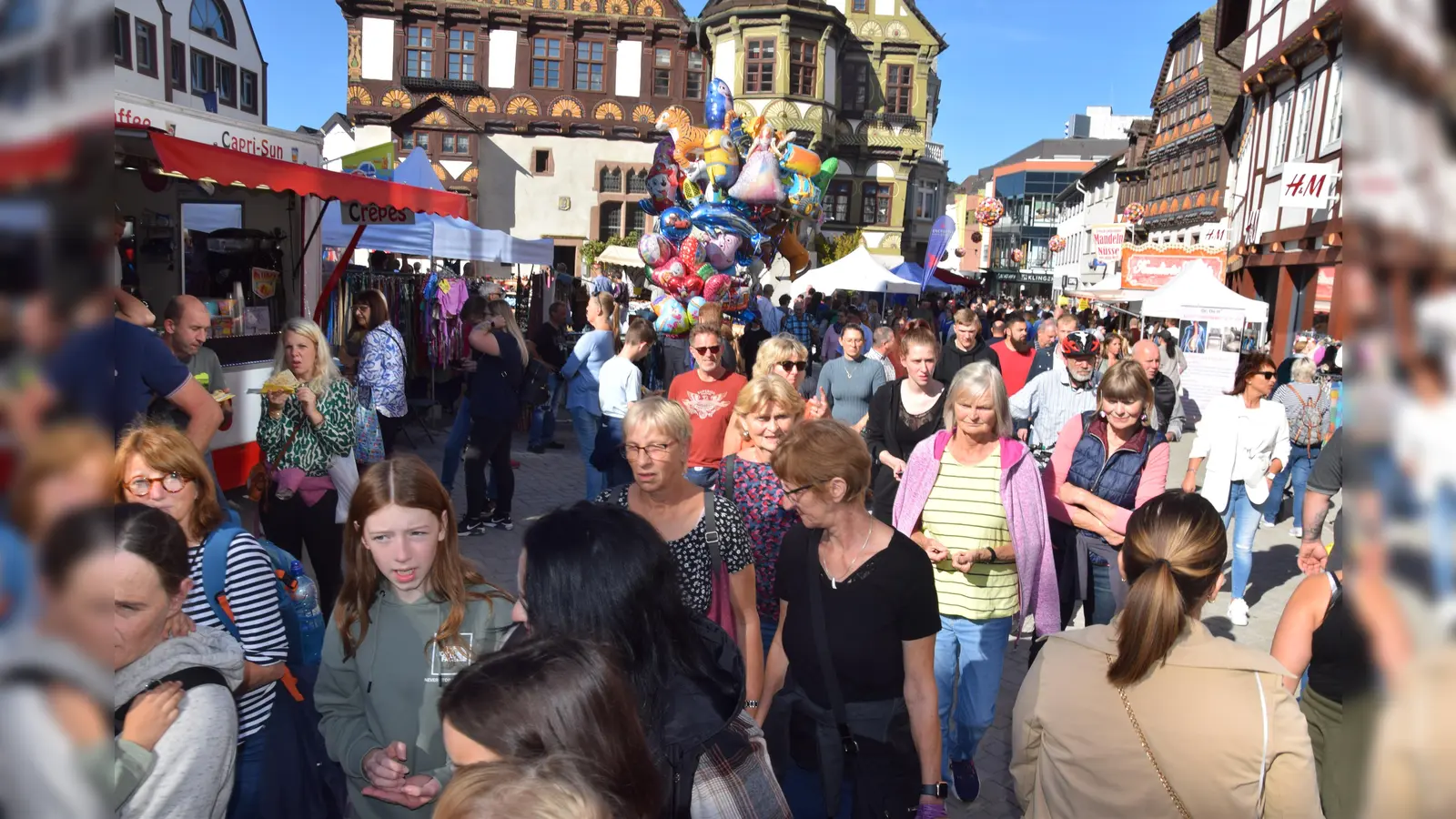 Höxters liebstes Stadtfest zieht in schöner Regelmäßigkeit die Massen an. Mit etwas Glück wird das Wetter ähnlich sommerlich wie im letzten Jahr. (Foto: Marc Otto)