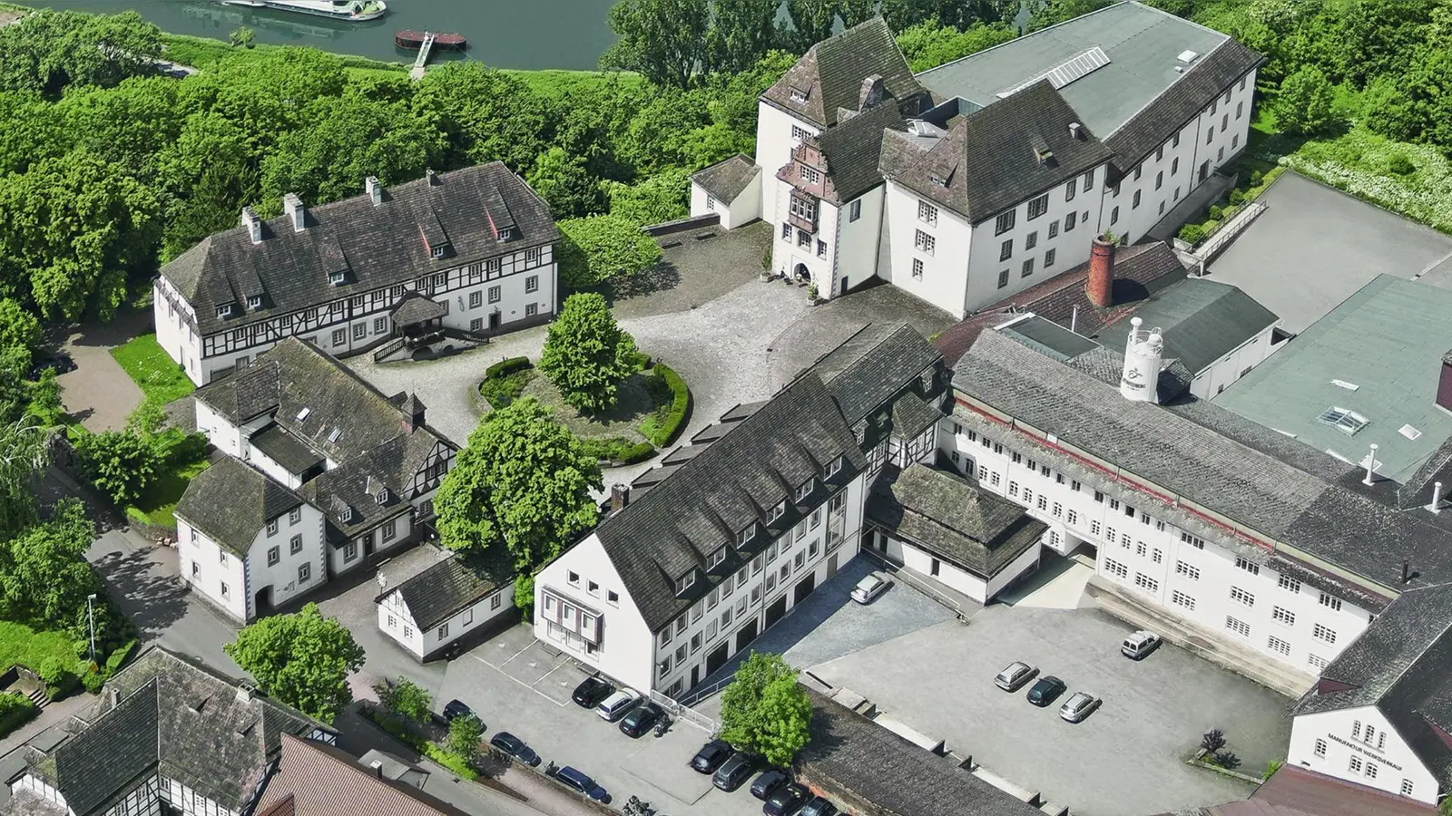 Die Schlossanlage aus der Luft. (Foto: privat)