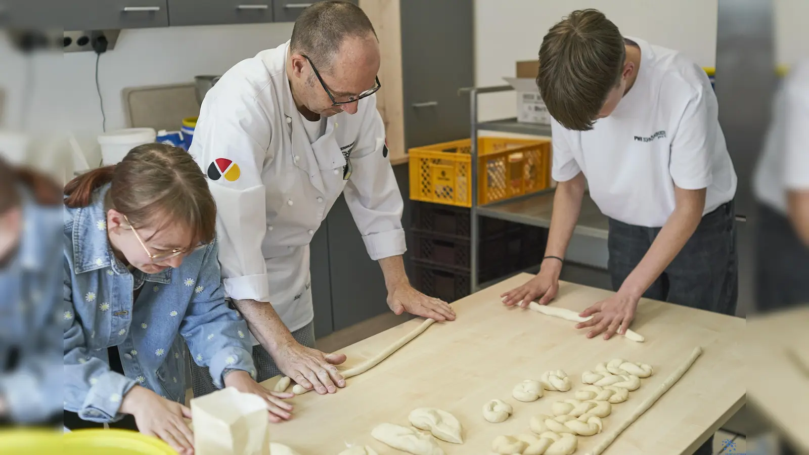 Auch das Bäckerhandwerk präsentiert sich interessierten Schülerinnen und Schülern im BOZ. Neben dem Kennenlernen der Arbeit in dem traditionellen Handwerk steht der direkte Kontakt zu Praktikern aus den Betrieben im Vordergrund. (Foto: Stefan Bönning)