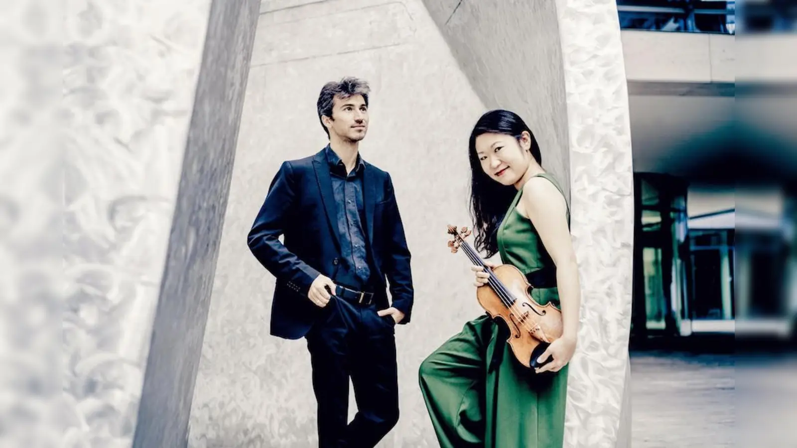 Den Pianist Nicolas Rimmer und die Geigerin Tianwa Yang (Foto: Andrej Grilic)