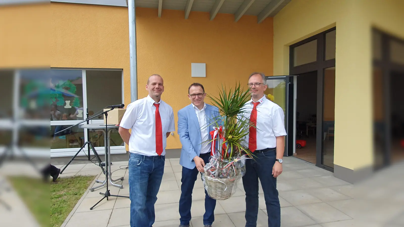Vorsitzender Michael Sewe, Schatzmeister Christoph Scholz und Bürgermeister Lars Obermann (Foto: Stadt Immenhausen)