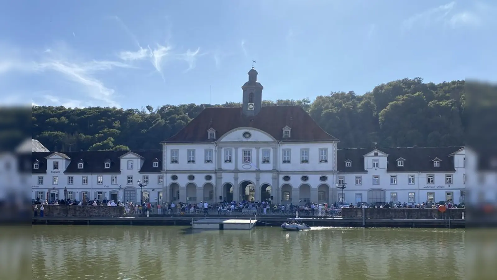 Die Kurkapelle spielt am Barockhafen. (Foto: Bad Karlshafen GmbH)